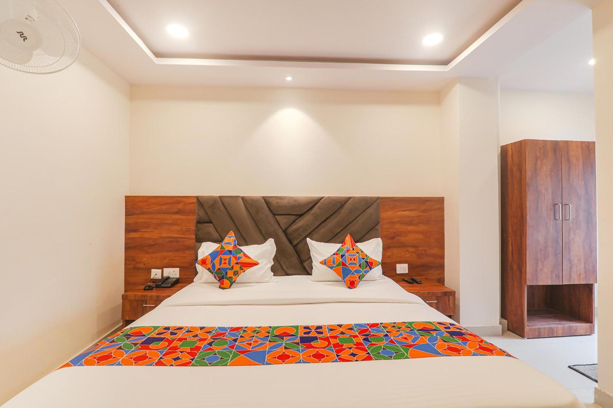 Fabhotel Rachna Palace And Banquets - Nr Lekhraj Metro Station Lucknow Eksteriør bilde