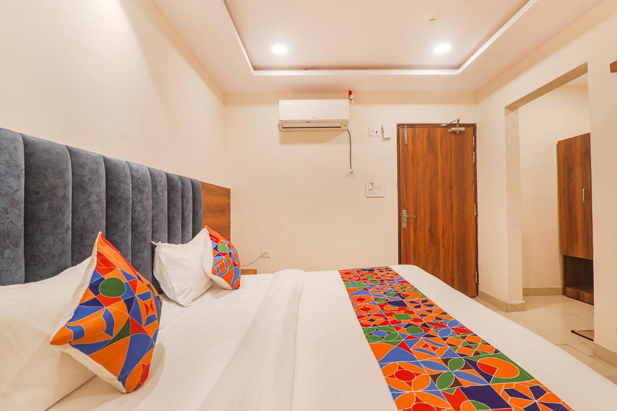 Fabhotel Rachna Palace And Banquets - Nr Lekhraj Metro Station Lucknow Eksteriør bilde