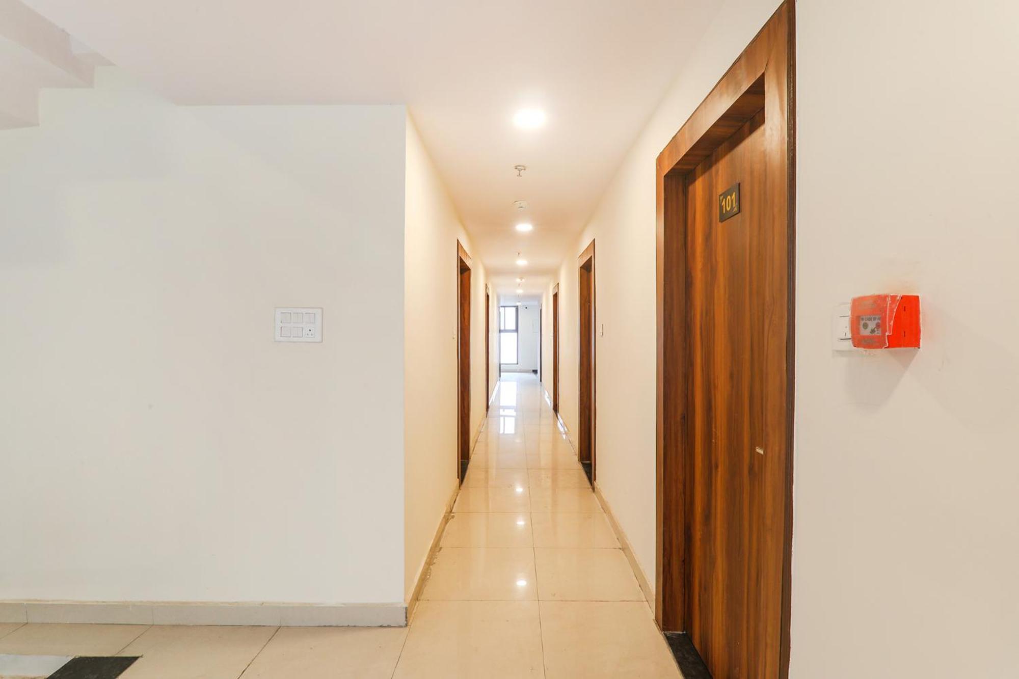 Fabhotel Rachna Palace And Banquets - Nr Lekhraj Metro Station Lucknow Eksteriør bilde