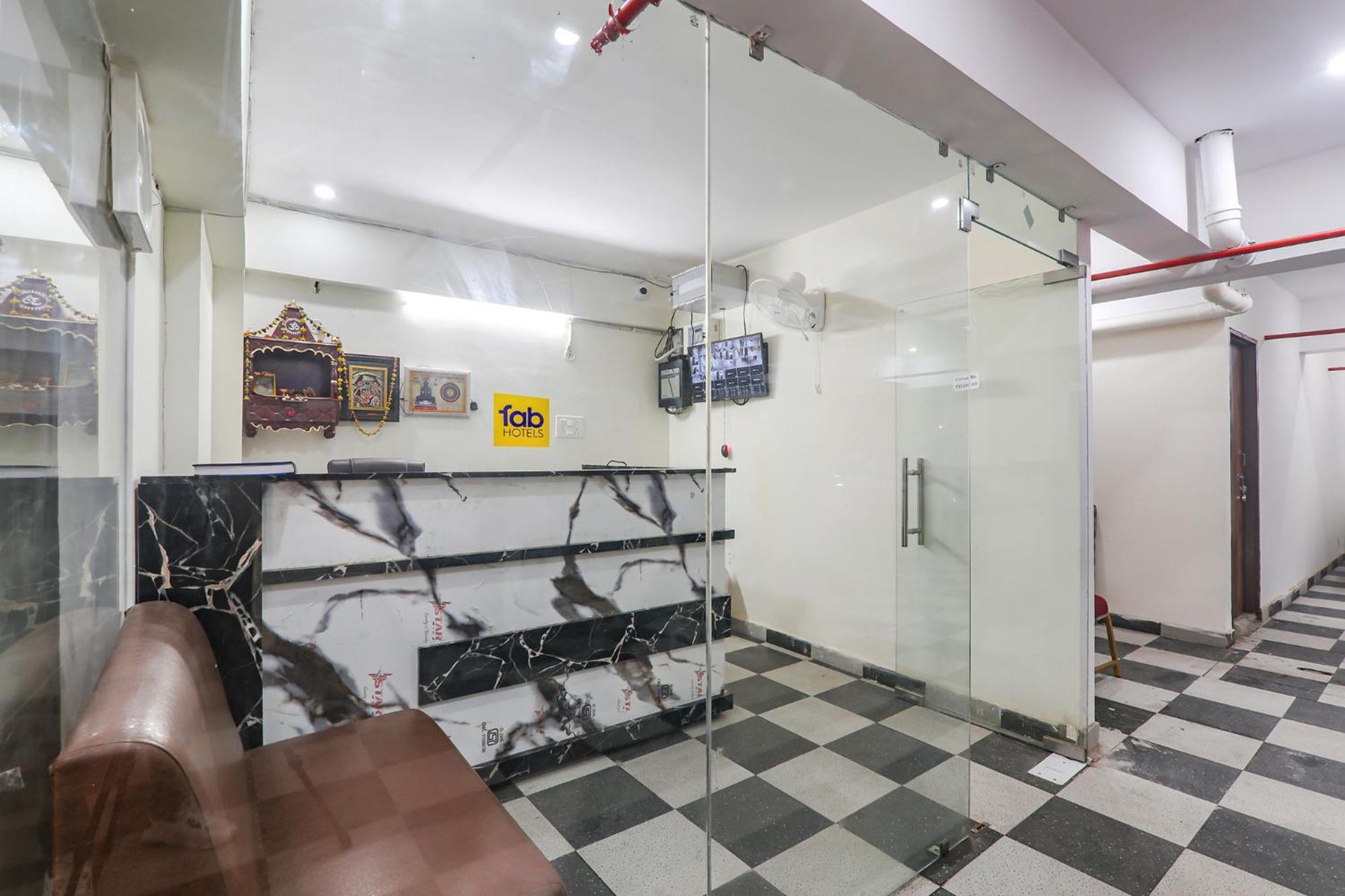 Fabhotel Rachna Palace And Banquets - Nr Lekhraj Metro Station Lucknow Eksteriør bilde