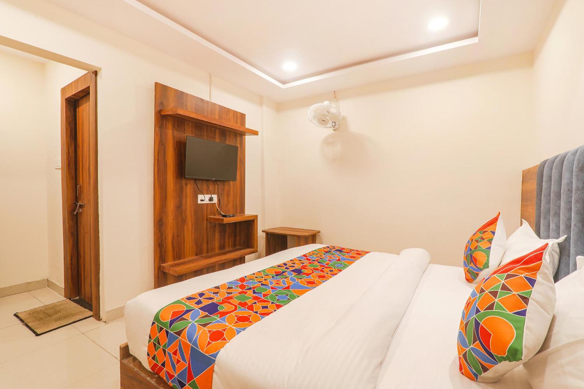 Fabhotel Rachna Palace And Banquets - Nr Lekhraj Metro Station Lucknow Eksteriør bilde