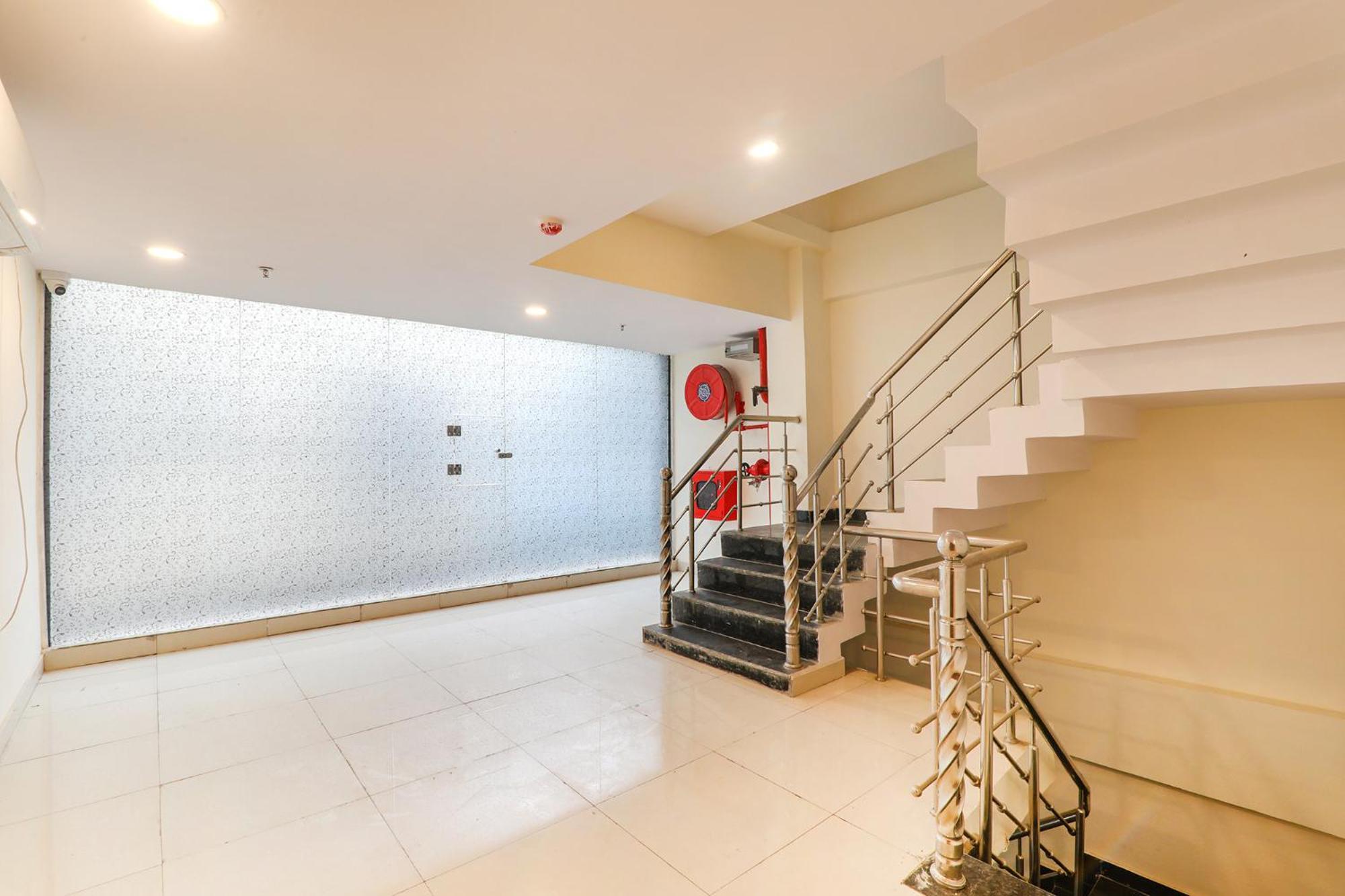 Fabhotel Rachna Palace And Banquets - Nr Lekhraj Metro Station Lucknow Eksteriør bilde
